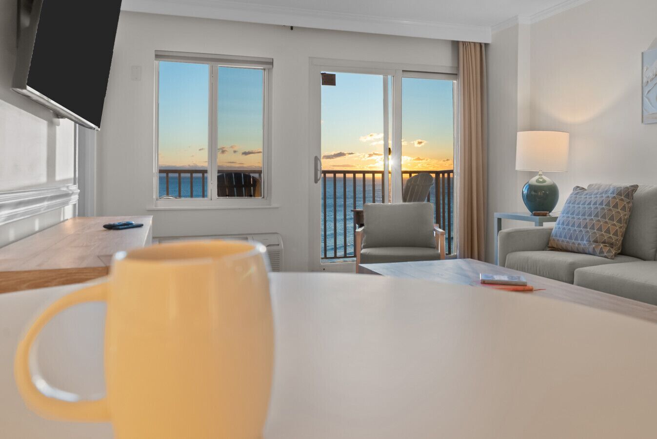 Télévision, cheminée