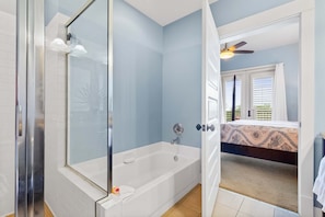 Shower, hair dryer, towels - Spacious Redfish Village Condo with Private Beach Access - Shared Pool,Hot Tub (Santa Rosa Beach)