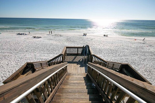 Beach nearby - Spacious Redfish Village Condo with Private Beach Access - Shared Pool,Hot Tub (Santa Rosa Beach)