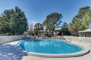 Pool - Coastal condo with patio & shared pool,tennis courts (Santa Rosa Beach)