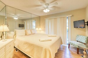 3 bedrooms, iron/ironing board, WiFi - Coastal condo with patio & shared pool,tennis courts (Santa Rosa Beach)