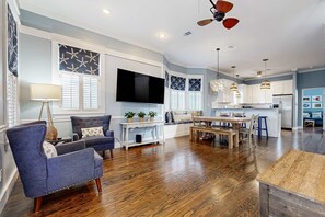 TV, offices - Spacious Home with Private Pool, dog-friendly, 2 Blocks to Beach (Santa Rosa Beach)