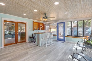 House (2 Bedrooms) | Interior - Sunroom & Spacious Yard! Family Gem in Orange Park (Orange Park)