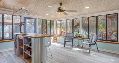 Sunroom & Spacious Yard! Family Gem in Orange Park