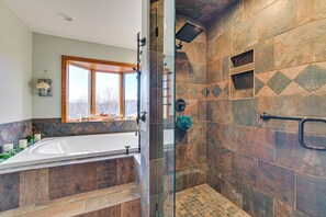 House (Multiple Bedrooms) | Interior - 7,000 Sq Ft! Private Rapid City Estate w/ Pool (Rapid City)
