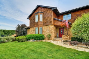 House (Multiple Bedrooms) | Interior - 7,000 Sq Ft! Private Rapid City Estate w/ Pool (Rapid City)