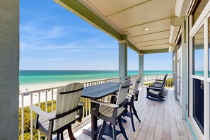 Outdoor dining - Gorgeous gulf-front condo w/shared outdoor pool  - beach service included (Santa Rosa Beach)