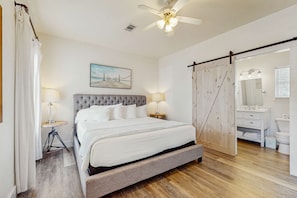 3 bedrooms, iron/ironing board, WiFi, bed sheets - Bright Coastal Getaway with Easy Beach Access (Inlet Beach)