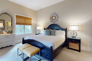 2 bedrooms, iron/ironing board, WiFi, bed sheets - Beautiful condo with furnished balcony, pool & private beach access (Santa Rosa Beach)