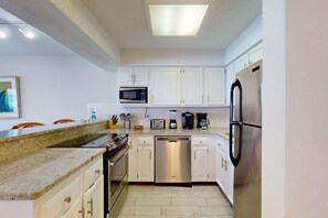 Fridge, microwave, oven, stovetop - Cozy remodeled condo steps away from the gulf in Blue Mountain Beach (Santa Rosa Beach)