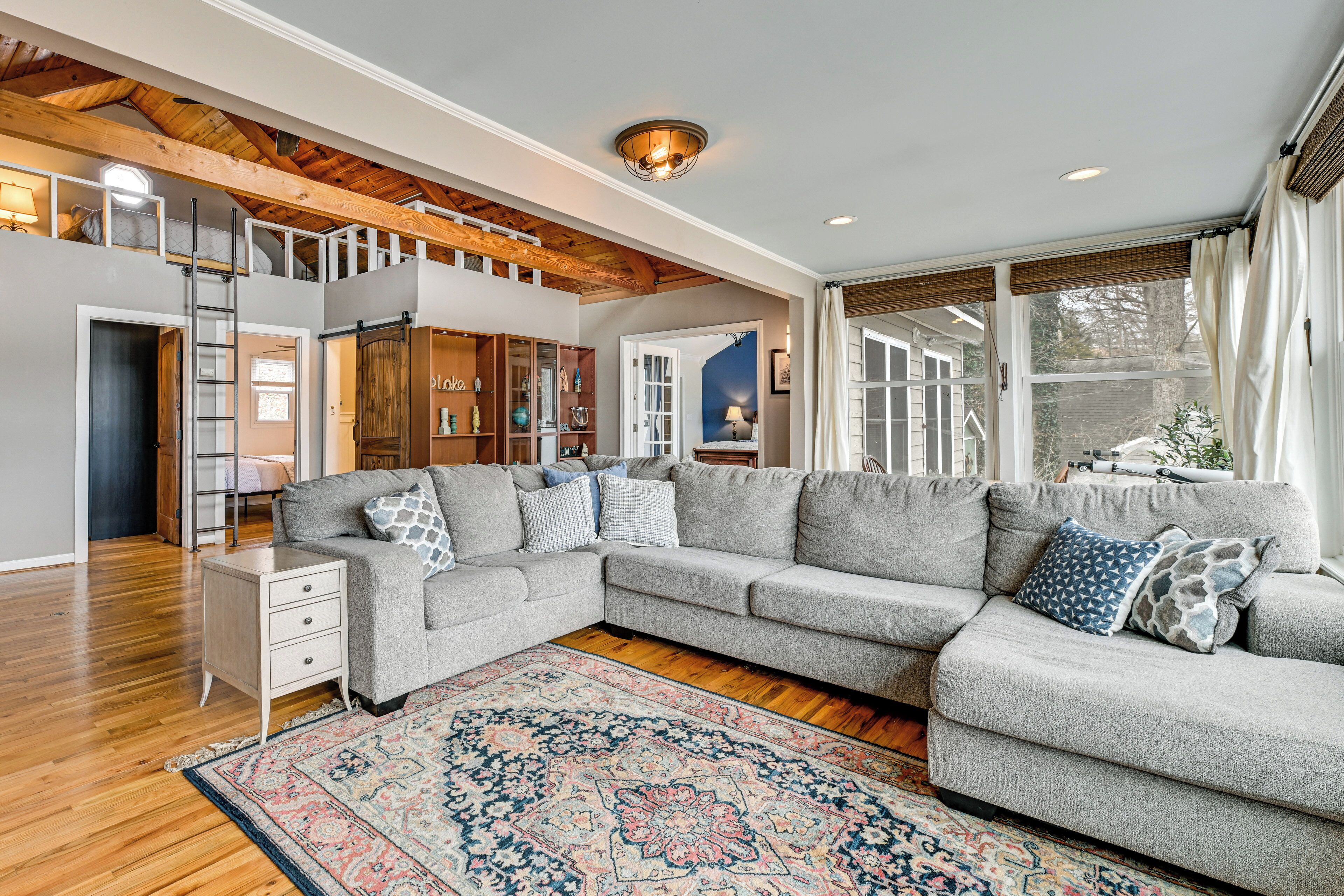 House (4 Bedrooms) | Interior