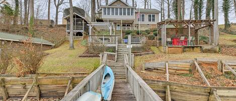 House (4 Bedrooms) | Front of property