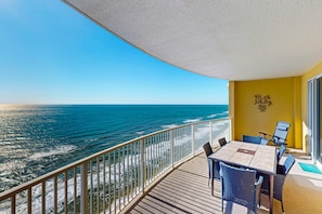 Outdoor dining - High-rise condo with pool, hot tub, central AC, & free WiFi (Panama City Beach)