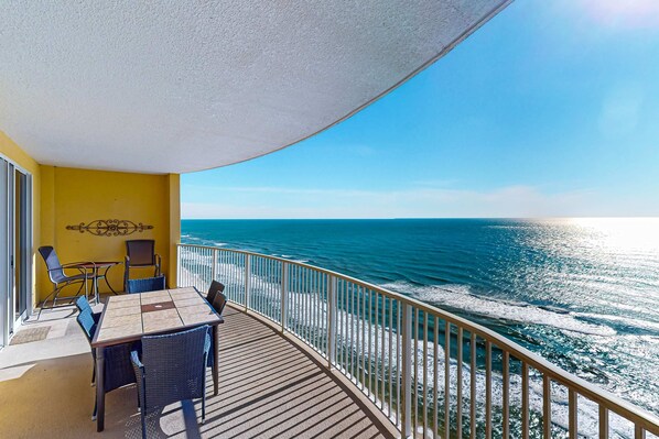 Outdoor dining - High-rise condo with pool, hot tub, central AC, & free WiFi (Panama City Beach)