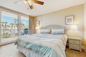 2 bedrooms, WiFi, bed sheets - Gorgeous beach view condo, Shared pool and Beach access (Panama City Beach)