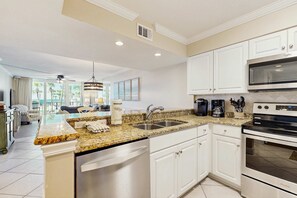Fridge, microwave, oven, stovetop - Gorgeous beach view condo, Shared pool and Beach access (Panama City Beach)