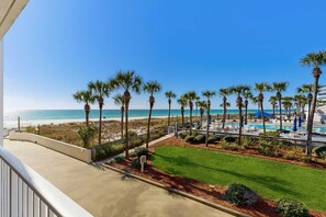 Property grounds - Gorgeous beach view condo, Shared pool and Beach access (Panama City Beach)