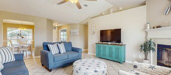 Gorgeous coastal home, dog-friendly, game room and close to everything