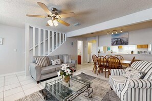 TV, offices - Beachfront townhome w/ on-site beach access, heated pool, patio, grill, AC, W/D (Navarre Beach)