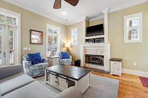 TV, fireplace, offices - Invitingly Warm 4-Bedroom - Gated Community - Seasonal Beach Service Included (Panama City Beach)