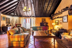 Interior - Home2Book Traditional Home with Terrace & Pool (Tacoronte)