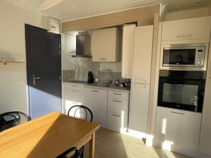 Fridge, microwave, oven, stovetop - Valras Arrago, Rosyta 223 (Valras-Plage)