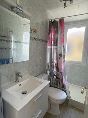 Shower, hair dryer, toilet paper - Valras Arrago, Rosyta 223 (Valras-Plage)