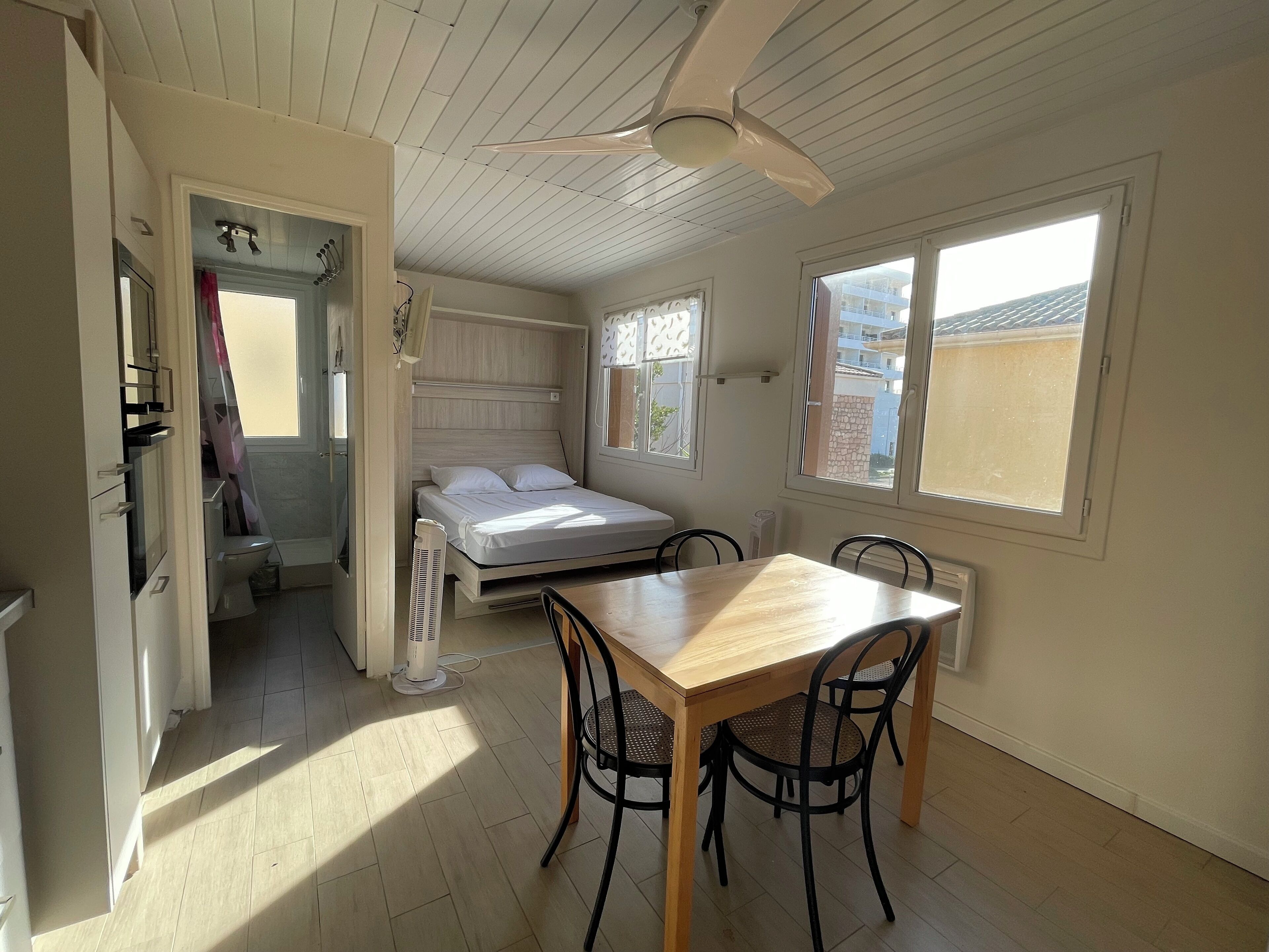 1 室のベッドルーム