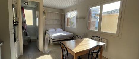 1 室のベッドルーム