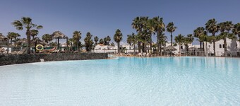 Home2Book Apt with Pool near Beaches in Corralejo