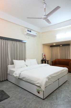 Deluxe Double Room, Garden View - NK GUEST HOUSE (Guwahati)