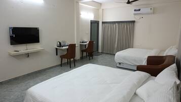 Deluxe Quadruple Room, Garden View