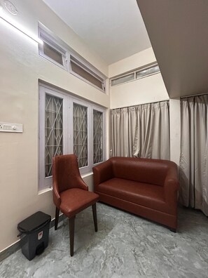 Deluxe Double Room, Garden View | Balcony - NK GUEST HOUSE (Guwahati)