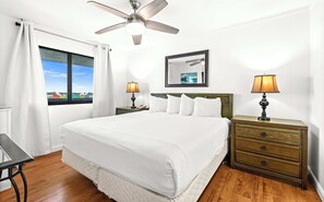 1 bedroom, iron/ironing board, Internet, bed sheets - 6th Floor Condo, On-site restaurant & bar, Splash pad w/ pool (Destin)