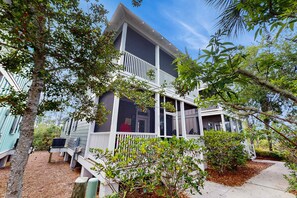 Exterior - Beautiful home in a gated community with porches & shared pool,hot tub (Port St. Joe)