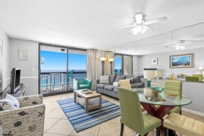 TV, DVD player, offices - Beach-chic 18th floor condo w/ gulf-front views Indoor & outdoor pool on-site (Destin)
