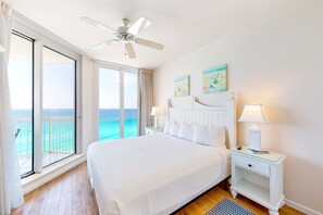 2 bedrooms, iron/ironing board, WiFi, bed sheets - Comfortable condo with Gulf-front balcony & on-site pool (Destin)