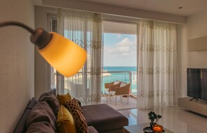Living area - Seaside Luxe, Spinola Bay Apartment (Saint Julian's)