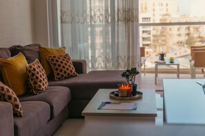 Living area - Seaside Luxe, Spinola Bay Apartment (Saint Julian's)