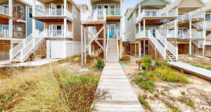 Newly renovated gulf front home - Dog friendly, multiple decks, boardwalk 2 beach