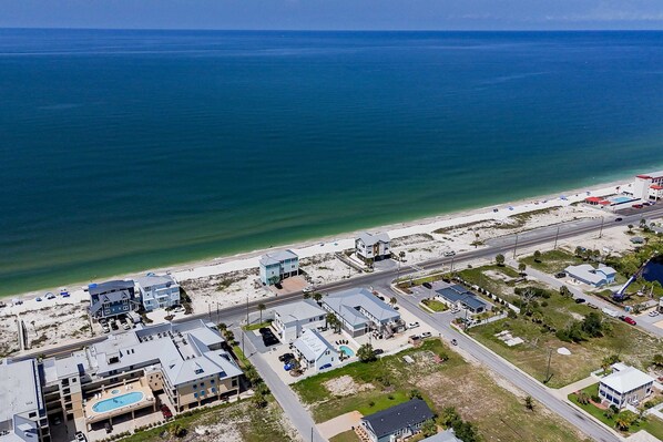 Exterior - Stylish ocean-area home with generous space and short walk to the beach (Mexico Beach)