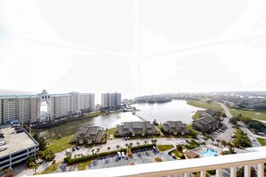 Property grounds - Spacious 18th-floor condo with furnished balcony, shared heated pool, gym, & more (Miramar Beach)