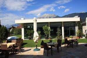 Unclassified image, 5 of 12, button