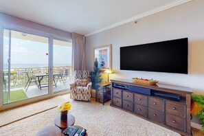 TV, DVD player, offices - Idyllic beach getaway w/ gulf views & swimming pool - beach access (Destin)