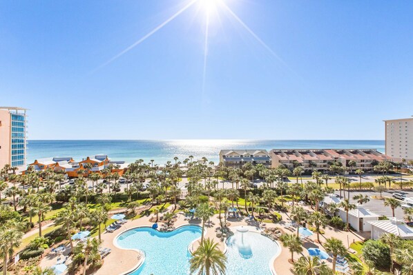 Pool - 7th floor condo with ocean views, shared pool, central AC, and washer/dryer (Destin)