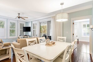 Dining - Waterfront condo with picture-perfect sunrises & shared pool,hot tub (Miramar Beach)