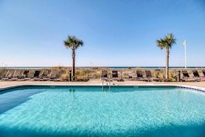 Pool - Oceanfront condo with epic gulf view, shared pool & hot tub, free WiFi, & W/D (Panama City Beach)