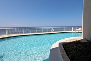 Pool - Oceanfront condo with pool, hot tub & washer/dryer (Panama City Beach)