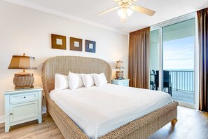 3 bedrooms, iron/ironing board, WiFi, bed sheets - Oceanfront condo with pool, hot tub & washer/dryer (Panama City Beach)