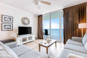 TV, offices - Oceanfront condo with pool, hot tub & washer/dryer (Panama City Beach)